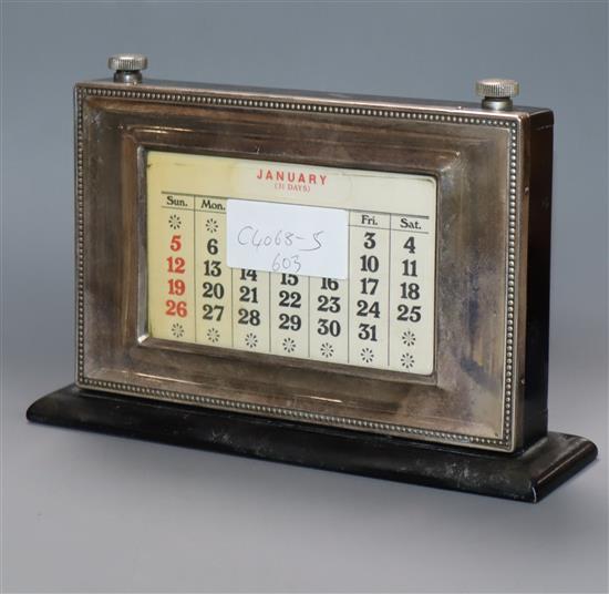 A modern silver mounted desk calendar, London, 1987,